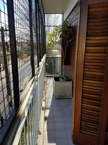 Amplio Departamento 3 Ambientes Con Balcon En Excelente Estado Y Ubicacion!