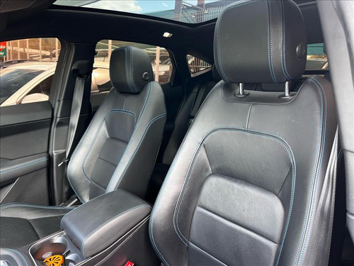 Jaguar E-Pace Jaguar E-pace R-dynamic s 2.0 Aut.