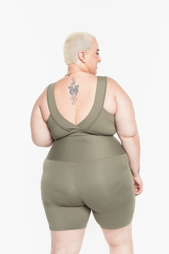 Imagem 3 de 6 de Bermuda Plus Size Wonder Size Com Bolso Emana® Plus Verde