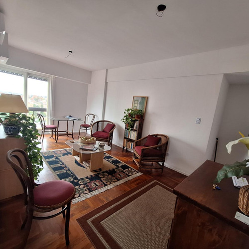 Acassuso, Departamento En Venta De 2 Ambientes En Muy Buen Estado