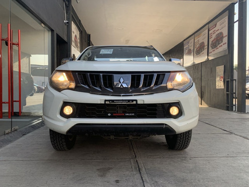 Imagen 8 de 15 de Mitsubishi L200 Diesel 4x4 Tm 2018