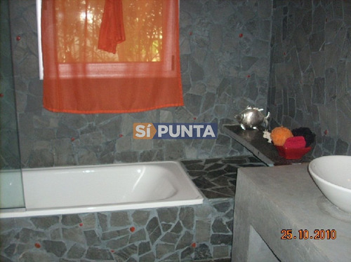 Imagen 12 de 17 de Casa En Laguna Blanca En Venta
