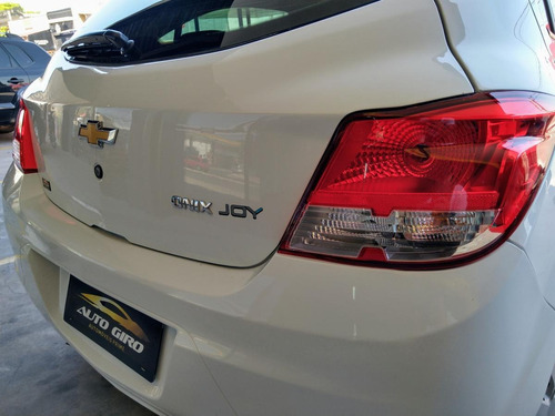 Imagem 8 de 11 de Chevrolet Onix Hatch Joy 1.0 8v Flex 5p Mec.