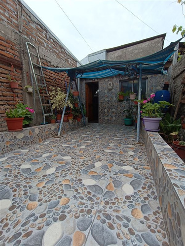 Casa En Venta De 5 Dorm. En Lo Prado