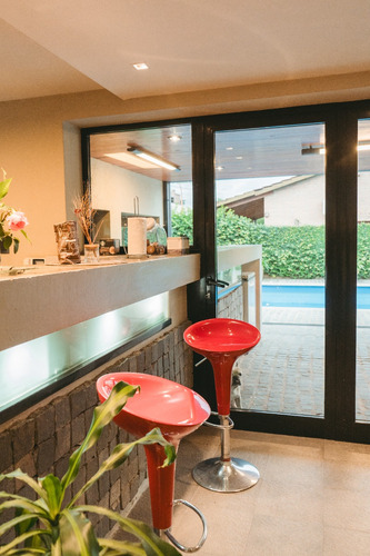 Casa En Venta En Carlos Paz De Categoria A 100 Metros Del Lago
