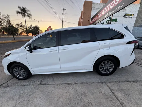 Toyota Sienna 3.5 Le At