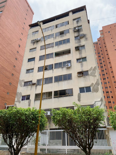 Apartamento En Urb. La Trigaleña Edif. Las Camelias