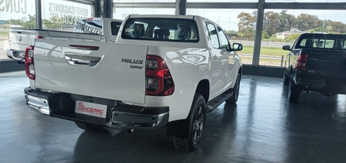 Toyota Hilux 4x2 D/c Srv 2.8 Tdi 6a/t