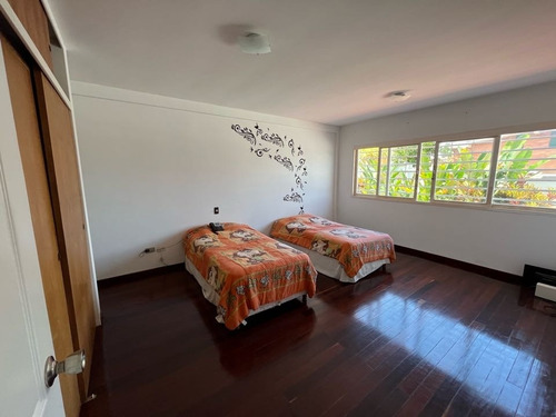 Imagen 17 de 30 de Se Vende Casa Actualizada 500 M2 5h/7b/3p La Boyera