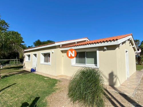 Casa A La Venta De 2 Dormitorios En Golf - Punta Del Este 