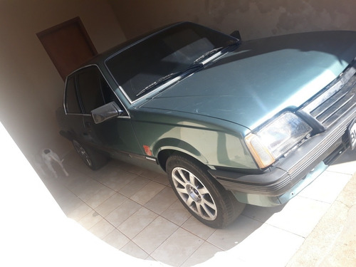 Imagem 4 de 9 de Chevrolet Monza Sedan 1.8