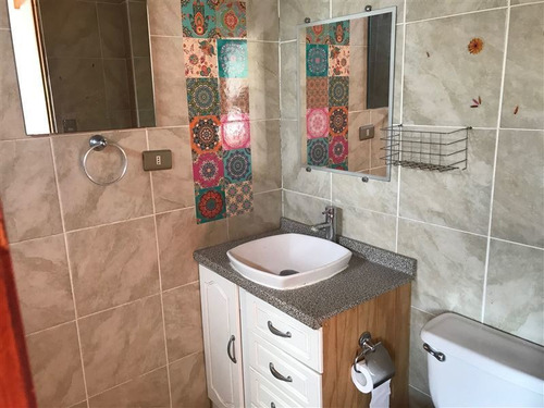 Casa En Venta De 5 Dorm. En Las Condes
