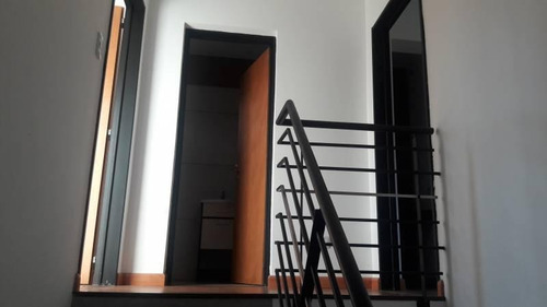 Imagen 11 de 30 de Duplex De 3 Ambientes Con Jardin Y Cochera