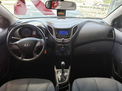 Imagem 3 de 10 de Hyundai Hb20s 1.6 Comfort Plus 16v Flex 4p Automático