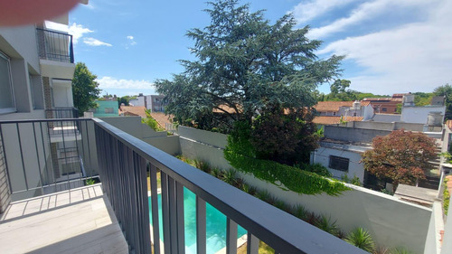 Alquiler - Departamento 2 Ambientes En Beccar Con Cochera Y Pileta