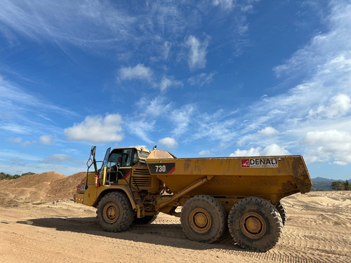 Camión Articulado Caterpillar 730
