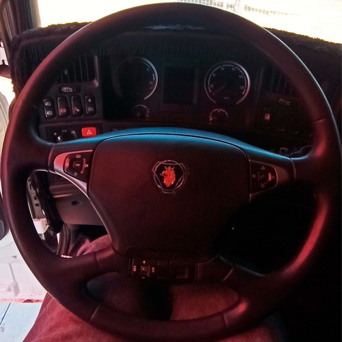 Imagem 6 de 25 de Scania R440 - 2013/13 - 8x2 | 2620