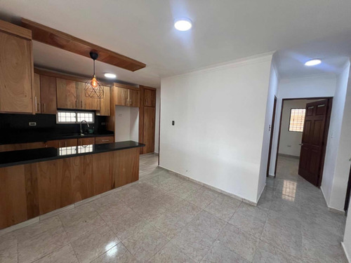 Alquilo Casa 1er Nivel Con Patio San Isidro