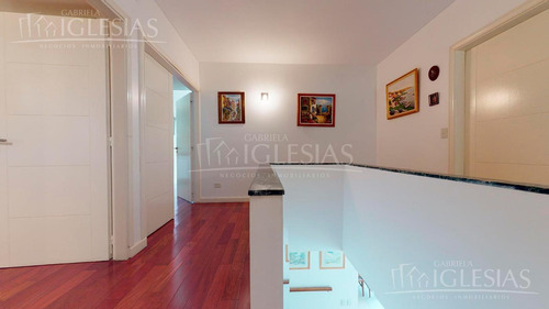 Tour 360º - Casa Al Lago Con Cuatro Dormitorios En Los Sauces