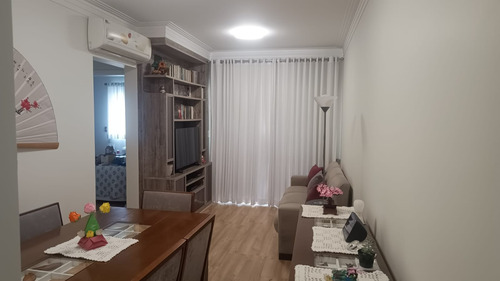 Apartamento De Dois Dormitórios Com Móveis Planejados.