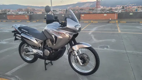 Tengo Una Honda Transalp 650 Modelo 2006 Motor:v Twin 88.0