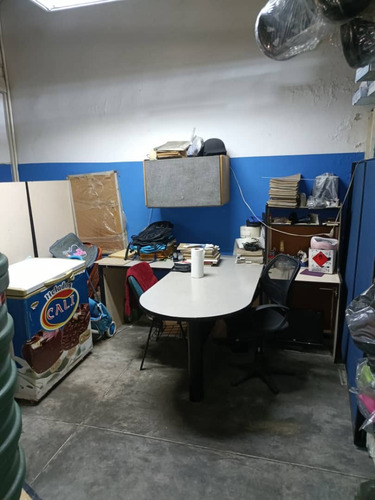 Se Vende Excelente Local + Fondo De Comercio Ubicado En La Av Nueva Granada Em