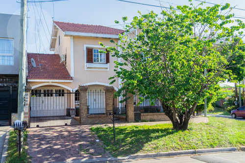Casa En Venta - Lomas De Zamora, Caseros Al 1700