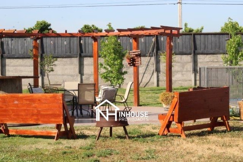 Casa En Venta De 5 Dorm. En Rengo