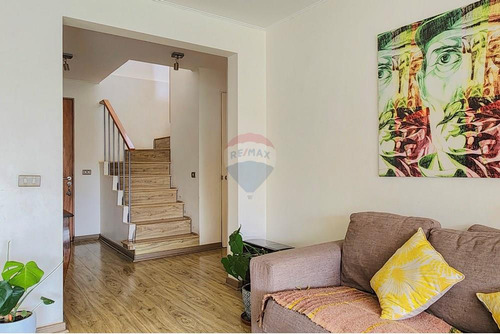 Oportunidad!! Casa Familiar, Gran Patio! 4d/3b