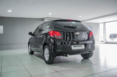 Imagen 5 de 25 de Chevrolet Onix Joy Black Edition 2019
