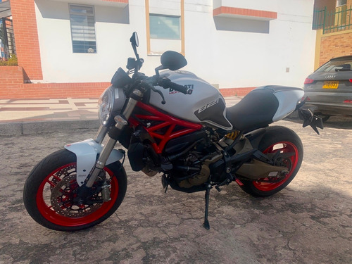 Ducati Monster 821