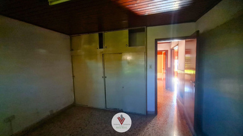 Hermosa Casa En Venta | 2 Dormitorios | 1 Baño | Sobre Avenida | Gral. Belgrano. Bs.as.