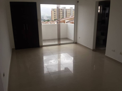 Imagen 11 de 20 de Town House En Venta Con Planta Eléctrica En El Trigal Norte, Residencias Monte Plata.
