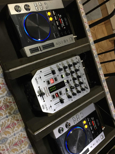 Par De Cdj Pioneer 200s Com Mixer Behringer