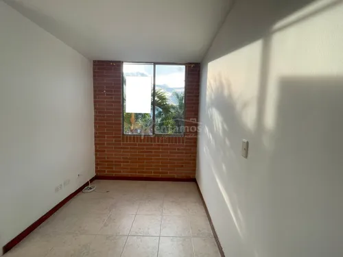 Apartamento En Arriendo En Loma Del Escobero. Cod A776171