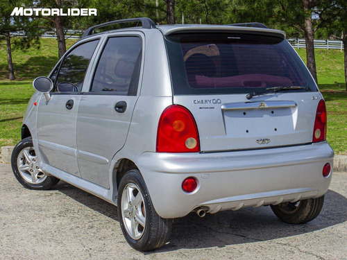 Imagen 3 de 25 de Chery Qq3 Confort 1.1 Extra Full | Permuta / Financia