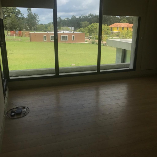 Imagen 17 de 27 de Casa En Venta Ambientes Amplios, 3 Dormitorios + Servicio. 310 M2 + Terreno. Vale La Pena Coordinar Visita!