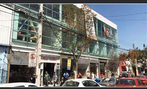 Centro Comercial En Venta En Barrio Victoria. Santiago 