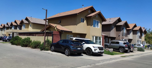 Hermosa Casa Esquina En Condominio, Chicauma