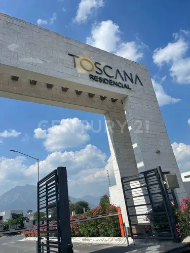 Casa En Renta En Dominio Cumbres