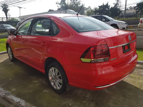 Imagen 8 de 15 de Vento Comfortline Tiptronic 2019
