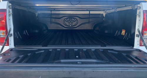 Imagen 10 de 15 de Toyota Hilux 2016 2.4 Cd Dx 150cv 4x2