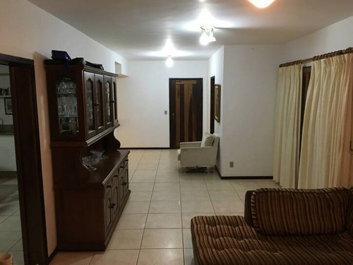 Imagem 8 de 15 de Casa Com 400m² - 04 Dormitórios - Cachoeira Do Bom Jesus - 3028
