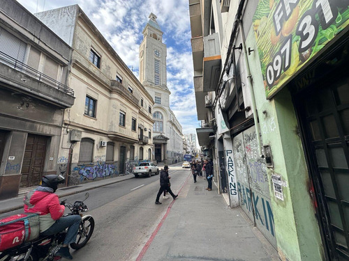 Venta Local Comercial Ciudad Vieja