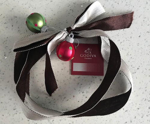 Adorno Navidad (cinta Con Dos Bolitas) Godiva