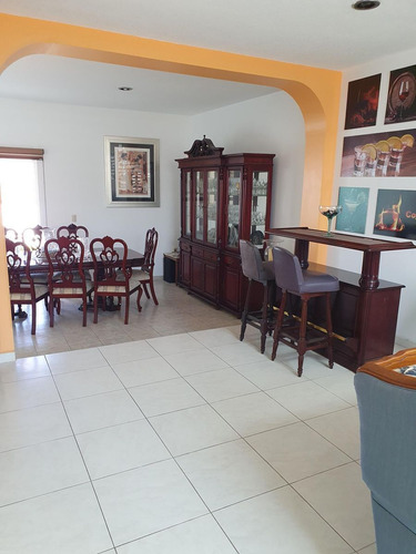 Hermosa Residencia En Centro Sur, Claustros Del Sur, C.342 M2, 3 Niveles