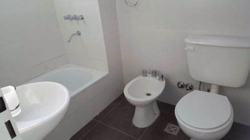 Imagen 4 de 8 de Departamento En Venta En Moron Centro