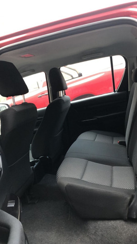 Imagen 4 de 8 de Toyota Hilux 4x4