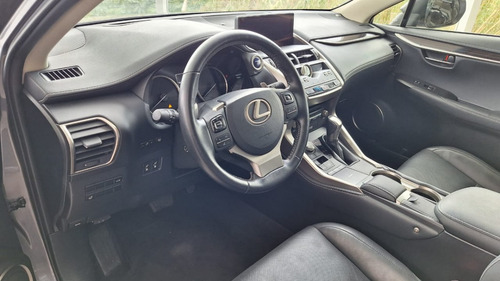 Lexus NX 300h Luxury