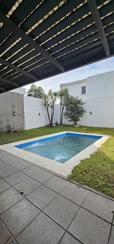 Casa En Venta, Castelar Norte